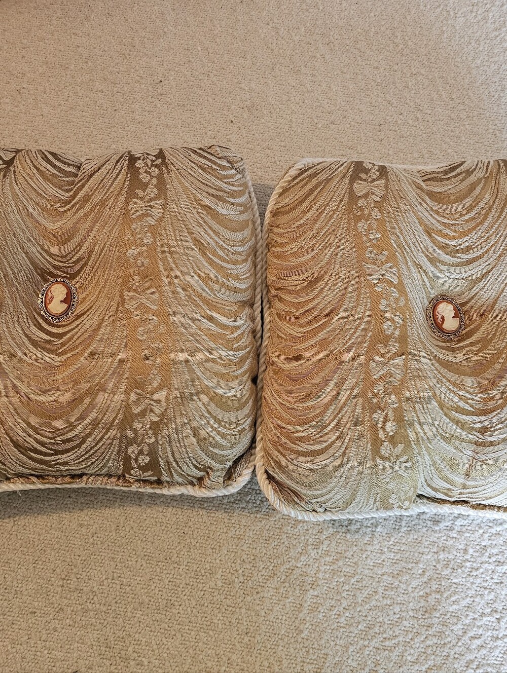 Vintage Cameo Accent Decorative Pillows – Set of 2